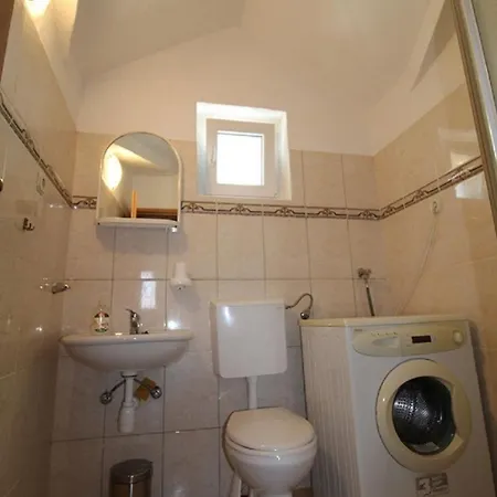 Anna Apartment Pirovac