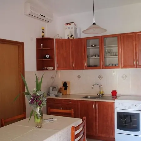 Apartment Anna Pirovac